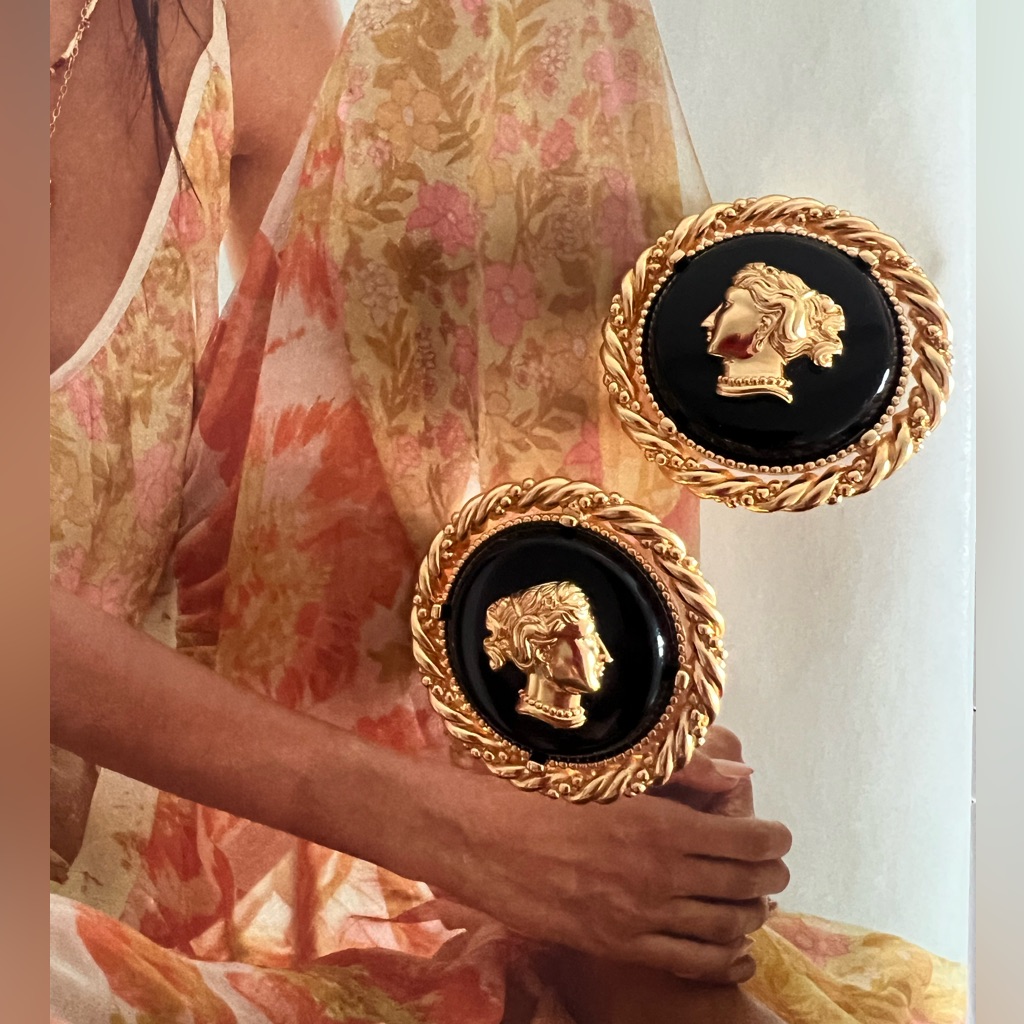 Vintage Ysl Yves Saint Laurent Clip Earrings 325$